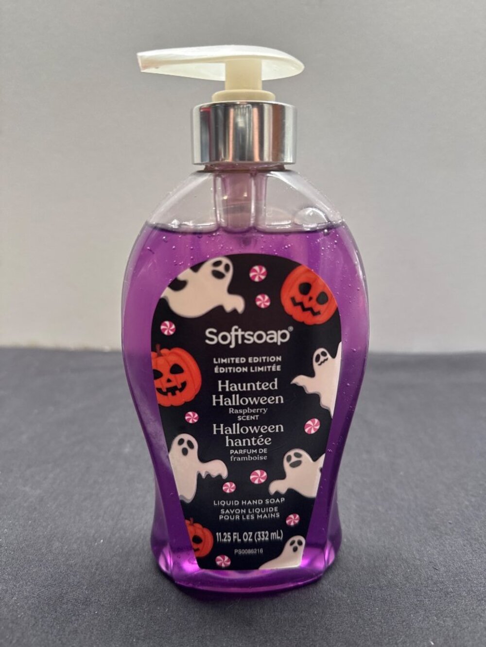 Softsoap Limited Edition Haunted Halloween Raspberry Scent Liquid Hand Soap 11.2